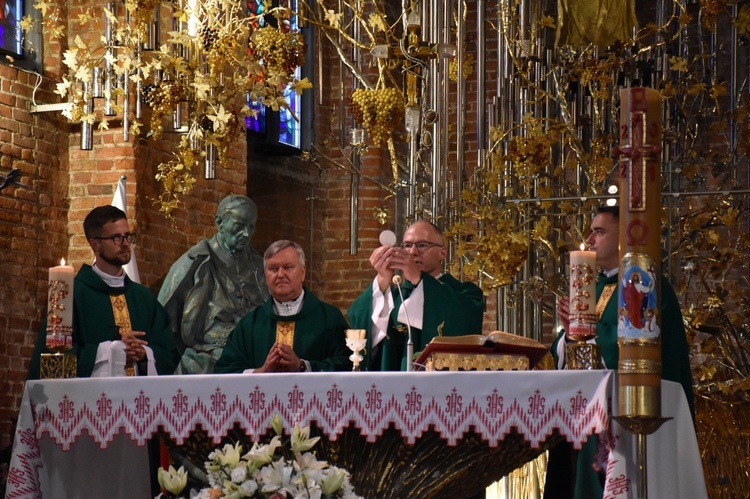 Pielgrzymi na rowerach w trasie na Jasną Górę