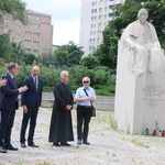 Katowice. Wystawa plenerowa poświęcona kard. S. Wyszyńskiemu