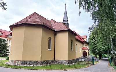 ▲	29 października 1967 r., w Uroczystość Chrystusa Króla,  bp Andrzej Wronka – w obecności prowincjała ks. Stanisława Martuszewskiego SAC, księży diecezjalnych i zakonnych  – poświęcił kościół i nowy ołtarz.