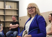 ▲	Zajęcia dla rodziców prowadzi Halina Czerwińska, która ma ogromną wiedzę i doświadczenie w zakresie wychowania.