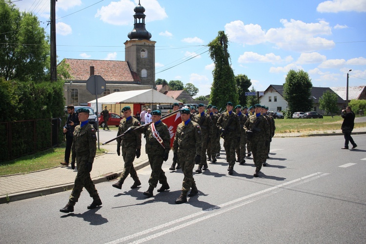 Pogrzeb 5 bezimiennych powstańców śląskich