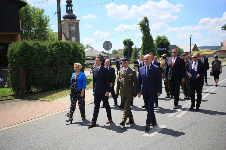 Pogrzeb 5 bezimiennych powstańców śląskich