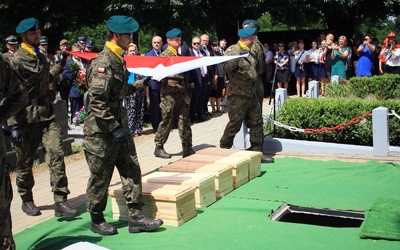 Po 100 latach pochowano szczątki 5 bezimiennych powstańców śląskich