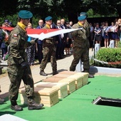 Po 100 latach pochowano szczątki 5 bezimiennych powstańców śląskich