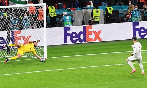 Włochy nie do zatrzymania, czwarty finał "Azzurrich"