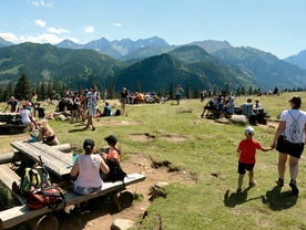 Turyści na Rusinowej Polanie.
29.07.2020 Tatry, Polska