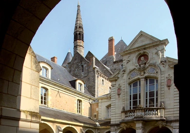 Klasztor benedyktynów w Solesmes we Francji.
