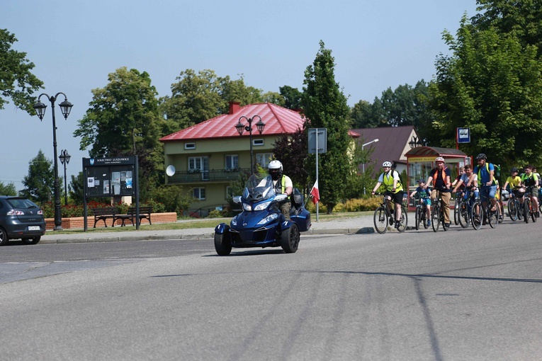 Rowerowa pielgrzymka LSO do Luszowic