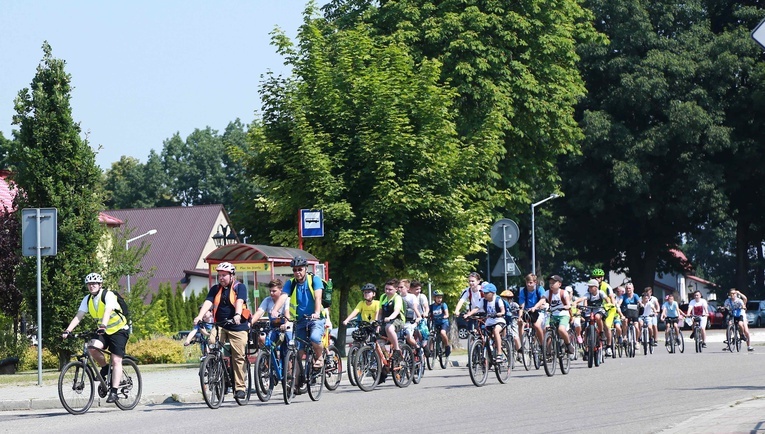 Rowerowa pielgrzymka LSO do Luszowic