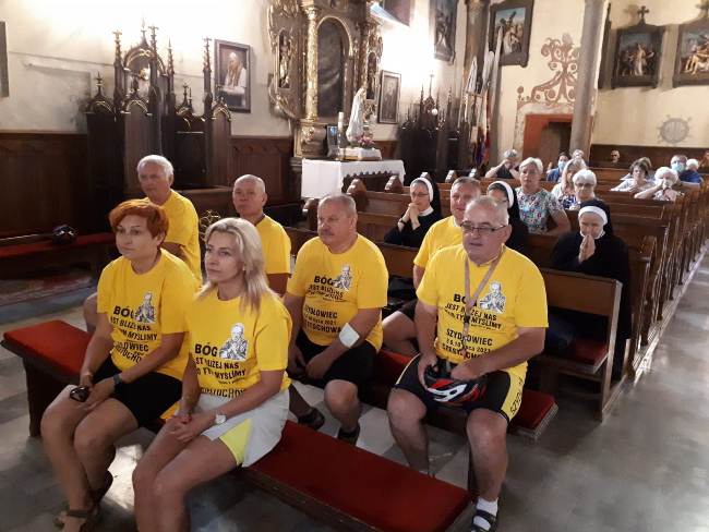  Rowerem do tronu Matki Bożej 