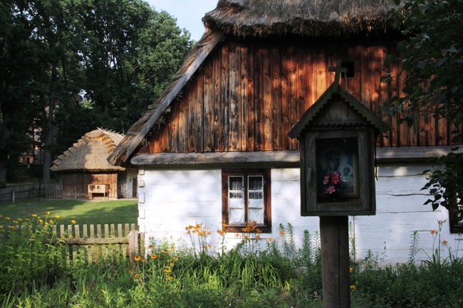  O pszczołach w skansenie i potańcówka