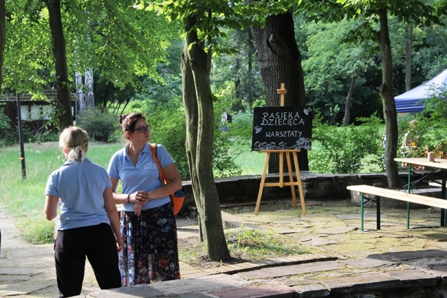  O pszczołach w skansenie i potańcówka