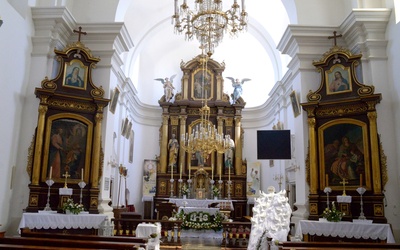 Prezbiterium kościoła w Grabowcu.
