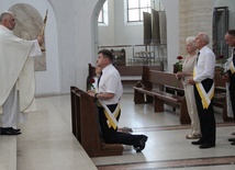 Małżonków pobłogosławił Najświetszym Sakramentem ks. Wiesław Lenartowicz.