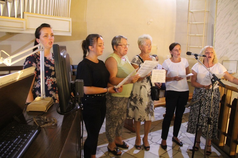 Strzyganiec. Pielgrzmka z Trzetrzewiny