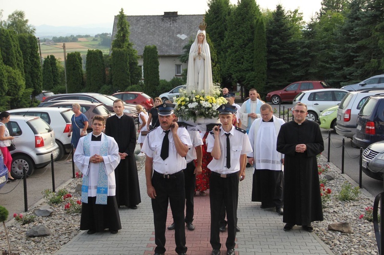 Strzyganiec. Pielgrzmka z Trzetrzewiny