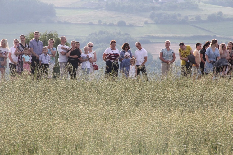 Strzyganiec. Pielgrzmka z Trzetrzewiny