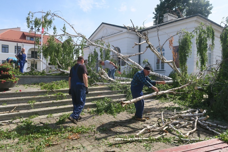 Płock. Krajobraz po burzy