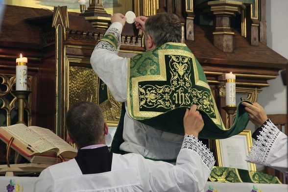 Nowe papieskie normy dla przedsoborowej liturgii