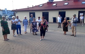 Po miesiącach lockdownu spowodowanego koronawirusem, seniorzy cieszyli się ze spotkania w realu.