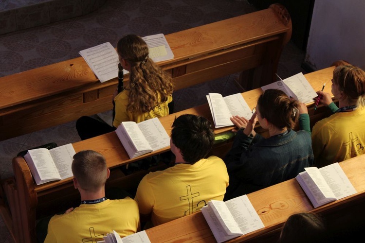 Obóz młodzieżowy Fundacji Dzieła Nowego Tysiąclecia w Borowicach