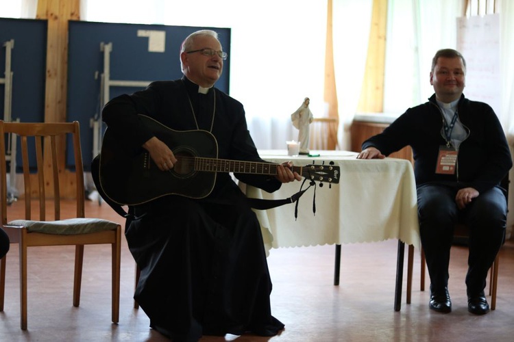 Obóz młodzieżowy Fundacji Dzieła Nowego Tysiąclecia w Borowicach