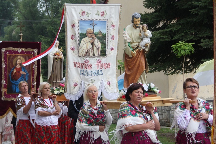 Korzenna. Złoty jubileusz konsekracji kościoła