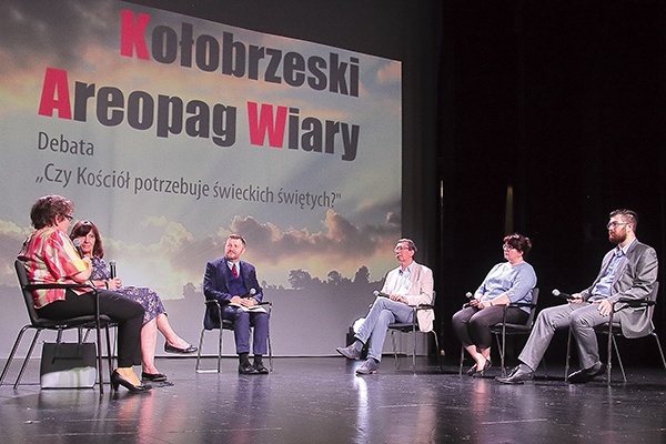 Od lewej: Teresa Jóźwik, Małgorzata Żaryn, Jarosław Wróblewski, Jan Żaryn Agnieszka Piekutowska i Marcin Maślanka.