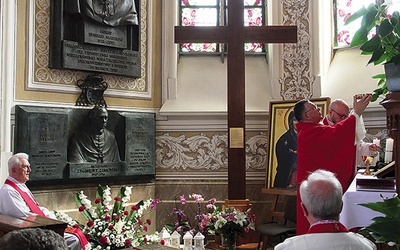 ▲	Eucharystia sprawowana była w kaplicy MB Częstochowskiej w radomskiej katedrze.