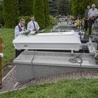 Pogrzebowi dzieci przewodniczył ks. Jerzy Jurkiewicz, kustosz bazyliki św. Małgorzaty w Nowym Sączu.