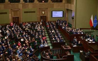 Premier: Będziemy bronić prawa naszej młodzieży do nauki bez lewackiej indoktrynacji