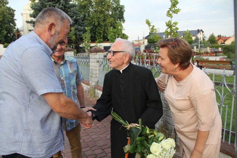 Mielec. Stuletni kapłan