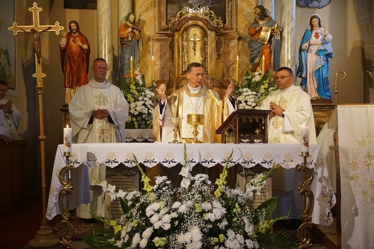 Odpust z biskupem u Marii Magdaleny w Ścinawce Średniej