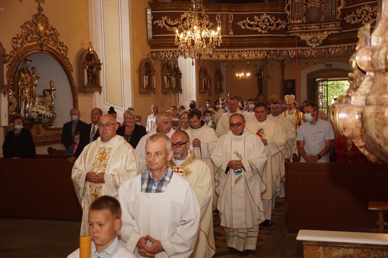 Odpust z biskupem u Marii Magdaleny w Ścinawce Średniej