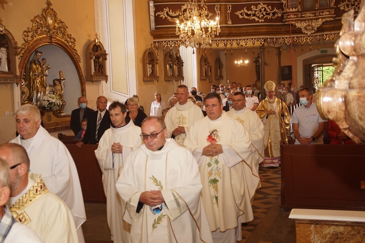 Odpust z biskupem u Marii Magdaleny w Ścinawce Średniej