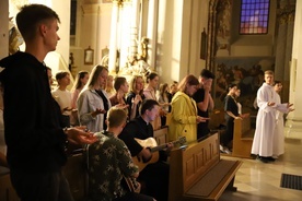 Do Łowicza przybyli młodzi związani z duszpasterstwem Zakonu Pijarów.