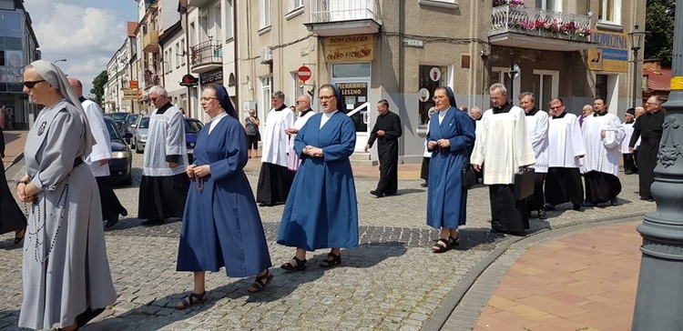 Przasnysz. Pogrzeb ks. prał. Tadeusza Niestępskiego