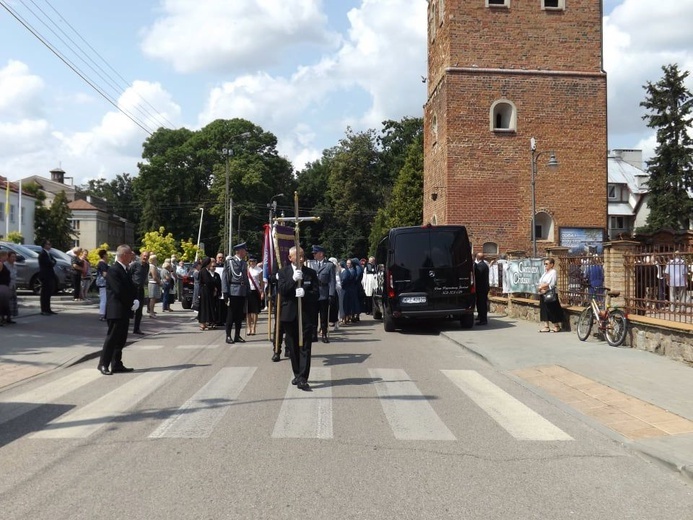 Przasnysz. Pogrzeb ks. prał. Tadeusza Niestępskiego