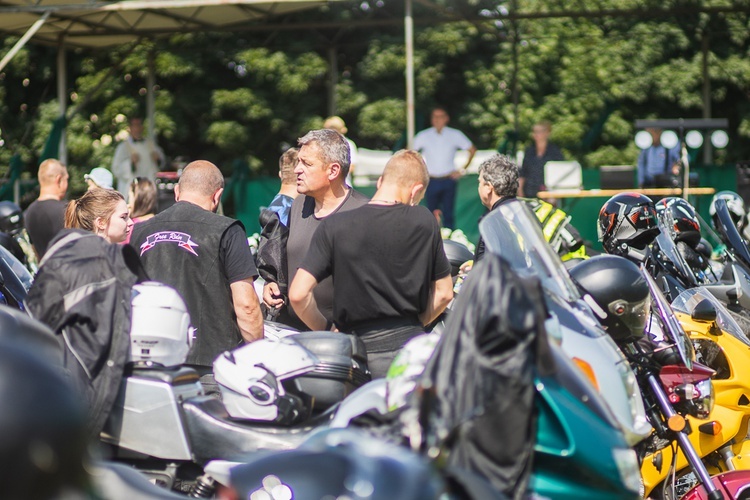 Parada motocyklowa i poświęcenie pojazdów w Marcinowicach