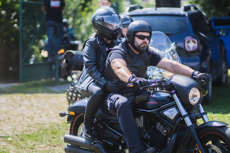 Parada motocyklowa i poświęcenie pojazdów w Marcinowicach