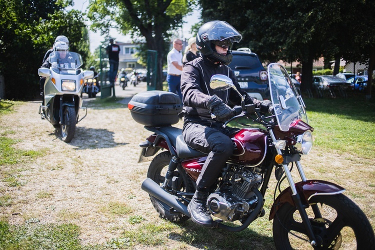 Parada motocyklowa i poświęcenie pojazdów w Marcinowicach