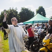 Parada motocyklowa i poświęcenie pojazdów w Marcinowicach