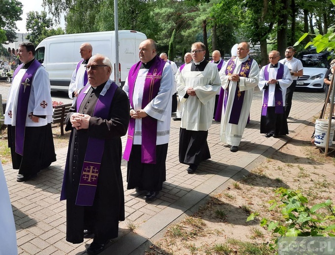 Pogrzeb ks. Jana Wnuka-Lipińskiego