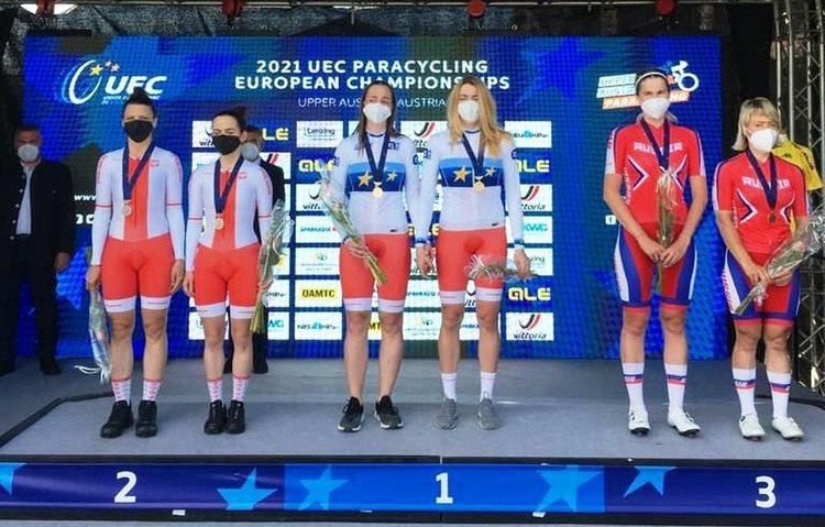 Dominika i Ewa na podium mistrzostw Europy.
