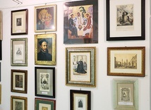 Wizerunki patrona jezuitów w świętolipskim muzeum.