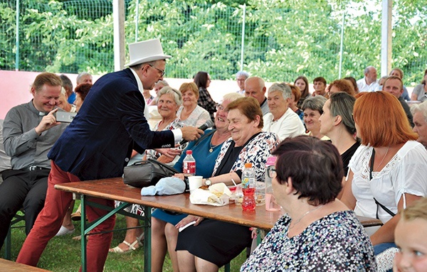 Po modlitwie był czas na międzypokoleniową zabawę.