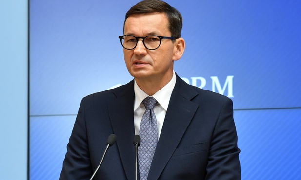 Premier: Bardzo poważnie rozważymy obowiązkowe szczepienia w ramach służby zdrowia