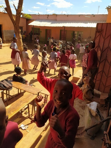 Nastolatek ze Skrzynki w Zambii