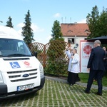 Gorzów Śląski. Poświęcenie busa dla seniorów