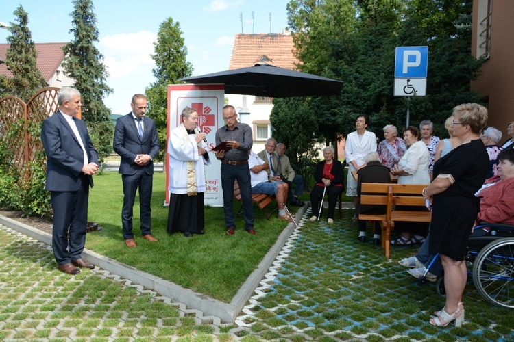 Gorzów Śląski. Poświęcenie busa dla seniorów